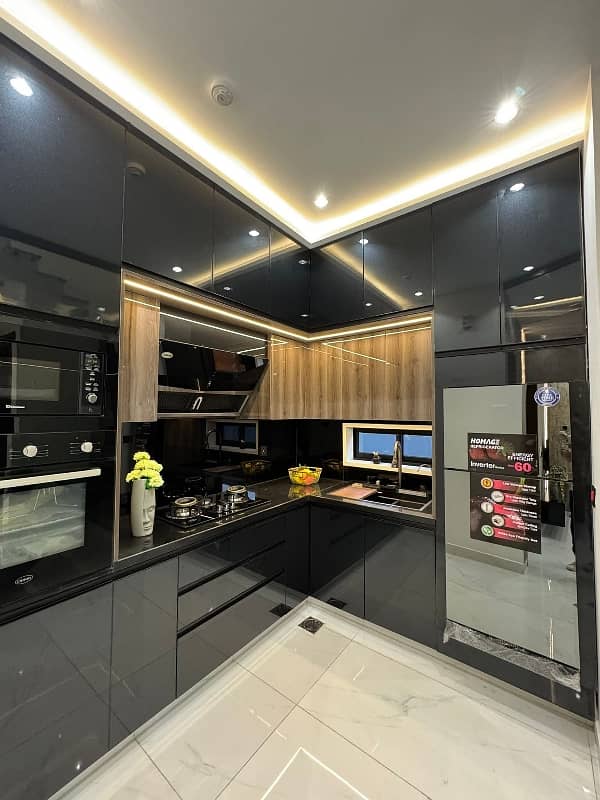 LUXURY 4 BED LOUNGE 3 BED DD WITH POWDER WASHROOM WITH LIFT PARKING STAND BY GENERATOR photo 2