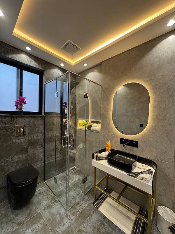 LUXURY 4 BED LOUNGE 3 BED DD WITH POWDER WASHROOM WITH LIFT PARKING STAND BY GENERATOR photo 3
