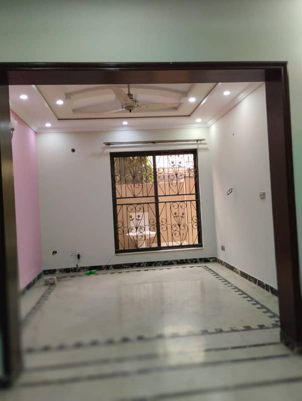 1 Kanal Sami Commercial BUILDING Available For Sale In Wapda Town Phase 1 Lahore 4 Brand Shops And 5 Bed With Attached Bathrooms Hall Commercial+ Resident Available For Sale 25% At photo 4