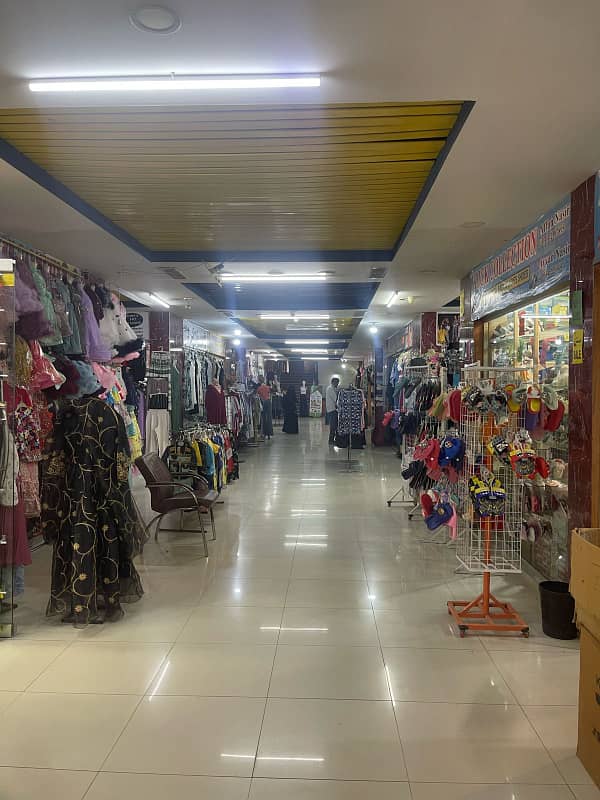 PRIME SHOPS SALE ?? MONTHLY 20 TO 25 THOUSAND RENTAL INCOME / READ DESCRIPTION photo 4