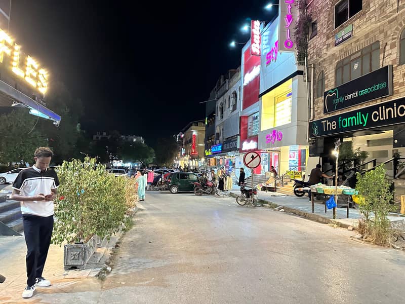 Open Basement Shop (Corner) For Sale In F-10 Markaz Prime Location | High Footfall | Rental Income photo 5