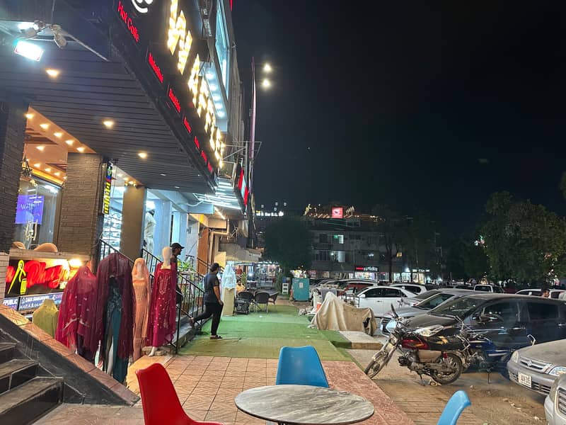Open Basement Shop (Corner) For Sale In F-10 Markaz Prime Location | High Footfall | Rental Income photo 7