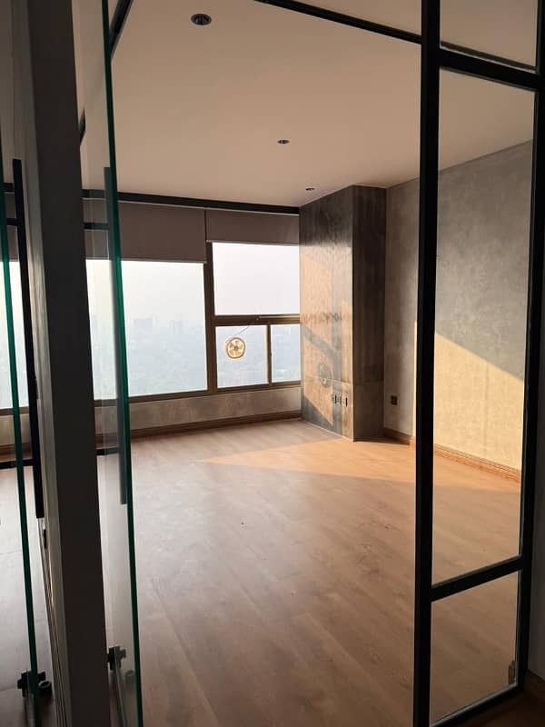 Rent Is Being Charged At Nine Lac, Demand Is Very Low Compared To The Market. photo 3