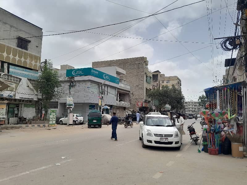 UBL BANK RENTED CORNER BUILDING FOR SALE BUFFER ZONE 15/A1 photo 3