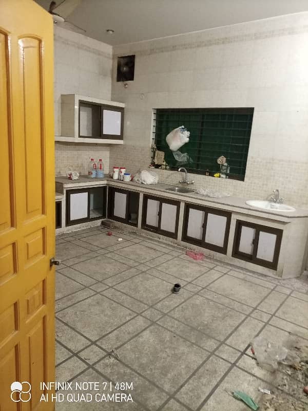 1. Kanal Commercial Building For Sale photo 2