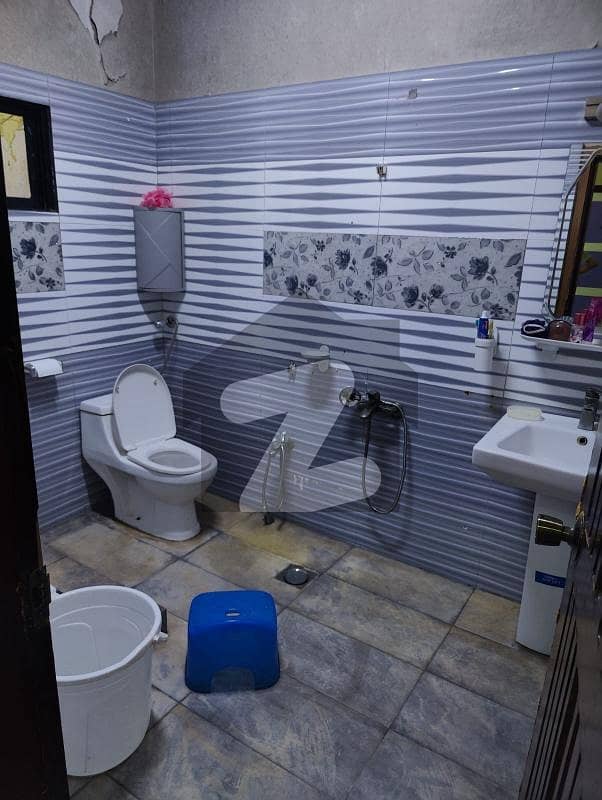 Bungalow Available For Sale On Gulshan E Iqbal Block 19 photo 6