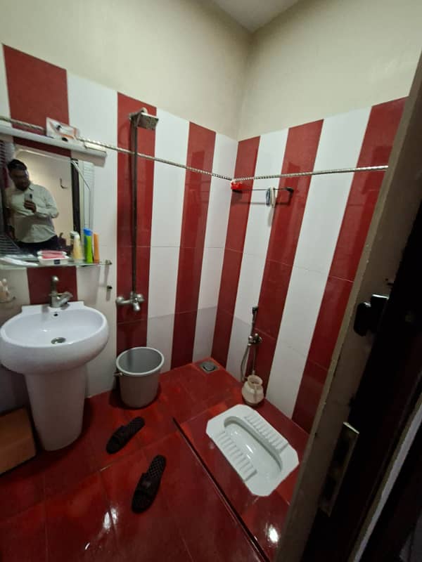 3 Bed Dd Very Well Maintained 1st Floor Unit 200 Yards photo 2
