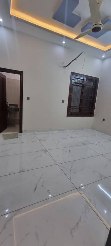 10 Marla Lower Portion For Sale In Gulshan-E-Iqbal Block 3 photo 2