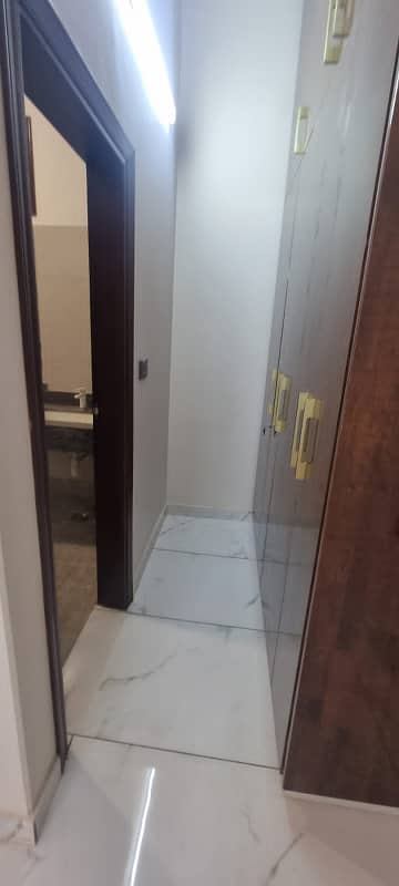 10 Marla Lower Portion For Sale In Gulshan-E-Iqbal Block 3 photo 6