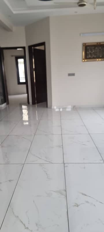 10 Marla Lower Portion For Sale In Gulshan-E-Iqbal Block 3 photo 9